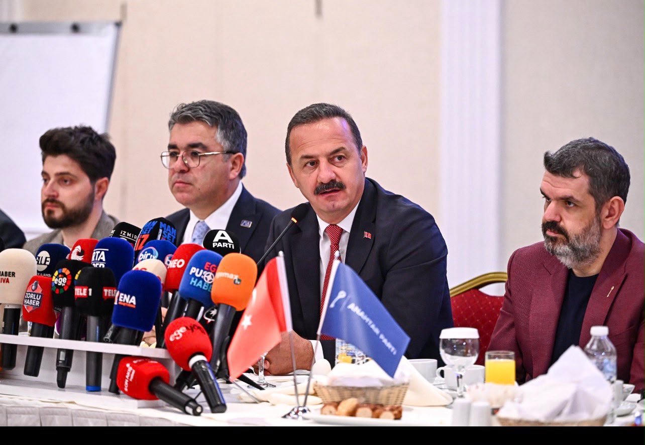 Yavuz Ağıralioğlu İzmir basın toplantısı