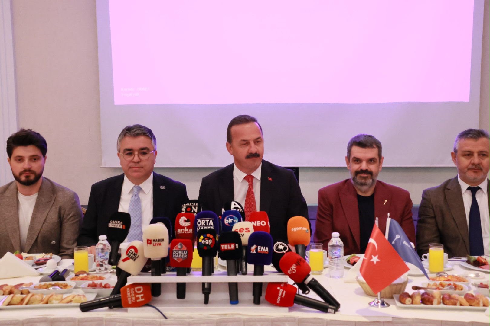 Basın Masasında Değerlendirme