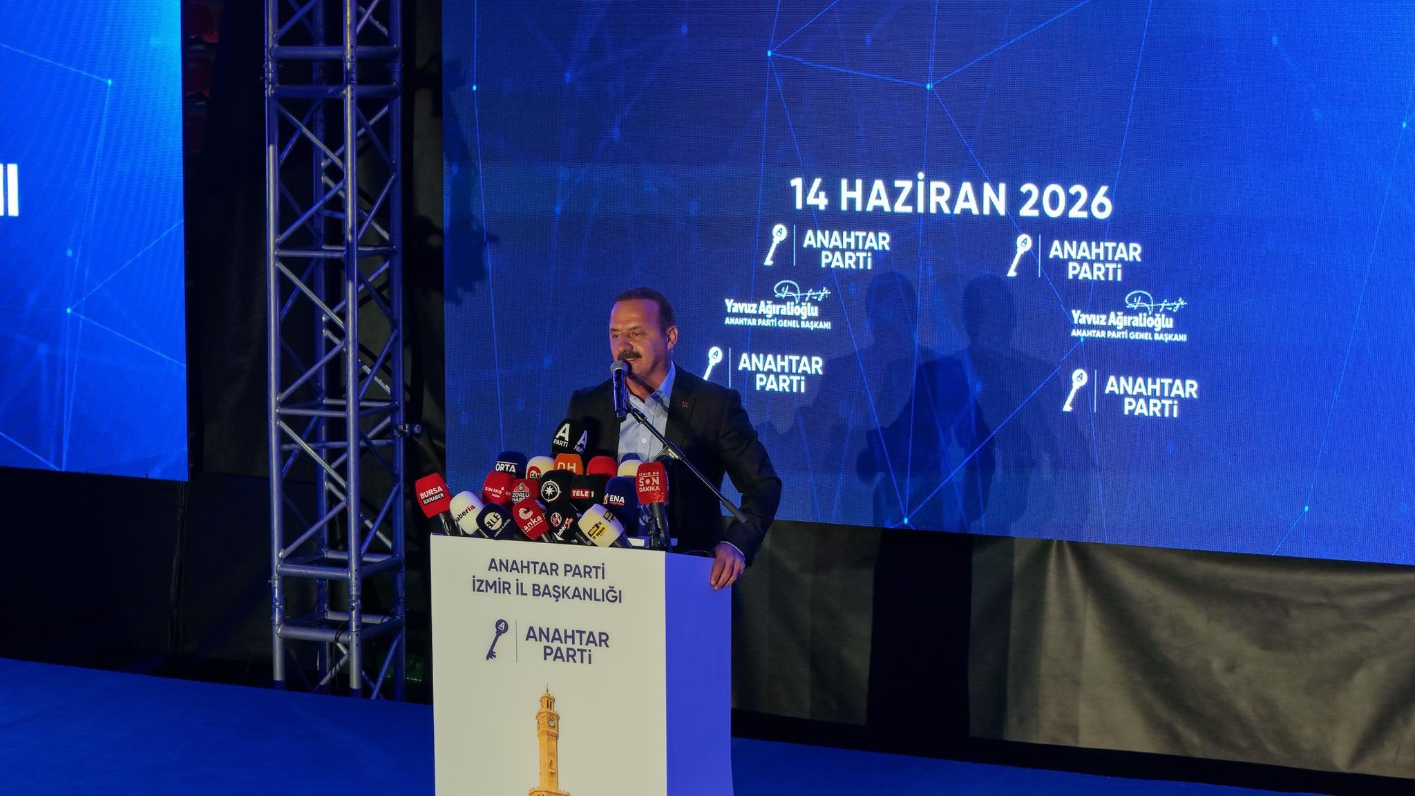 Karşıyaka Programı Sahne Anı
