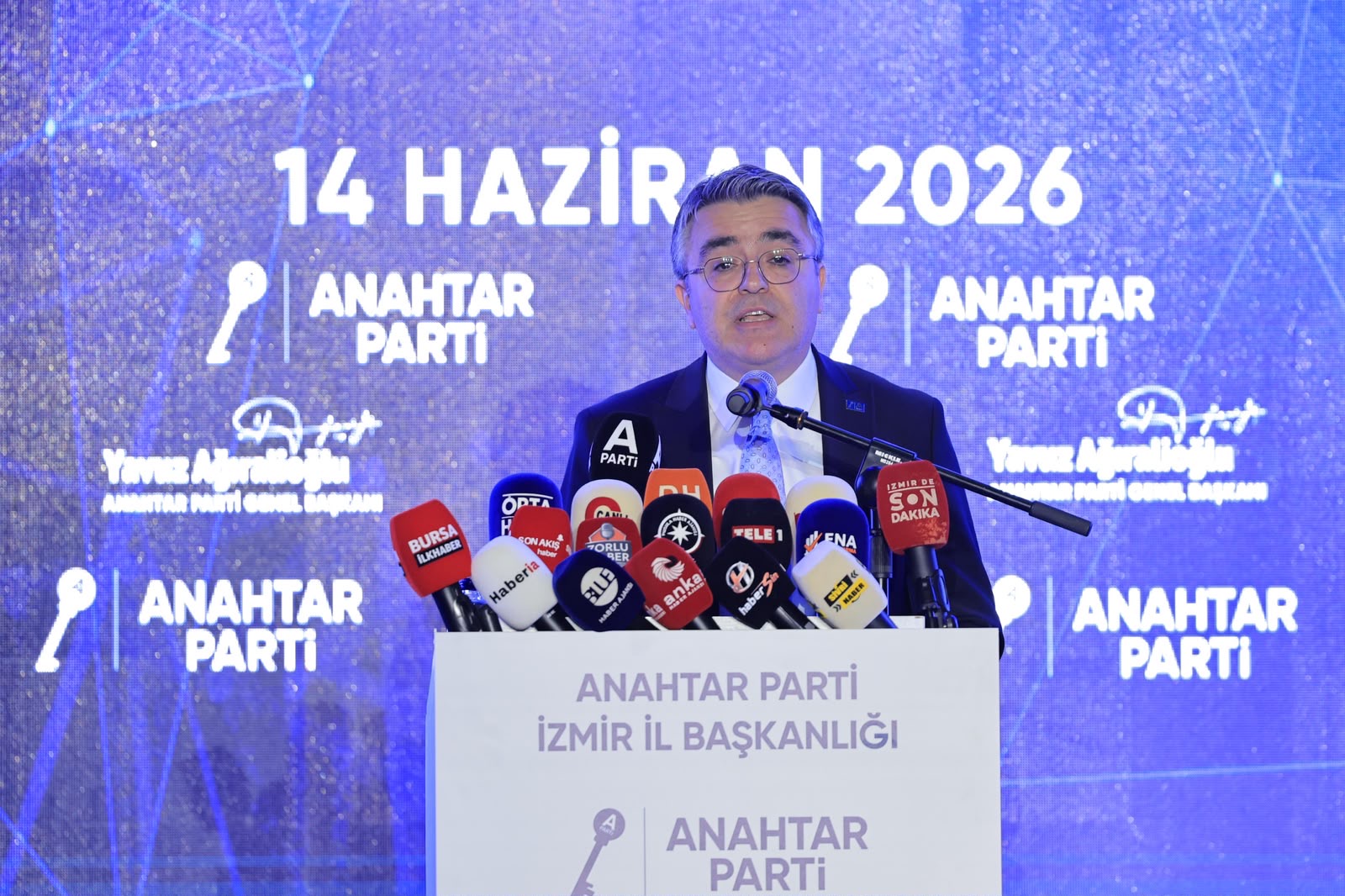 Kürsüde Genel Başkan